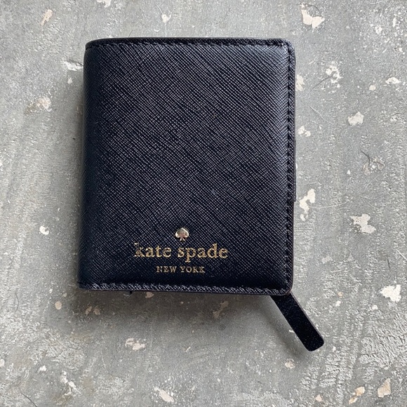 Kate Spade wallet - Picture 1 of 3